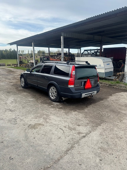 Volvo XC70 3 of 5