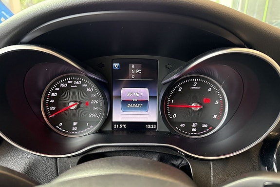 Mercedes-Benz C220 d 10 of 16