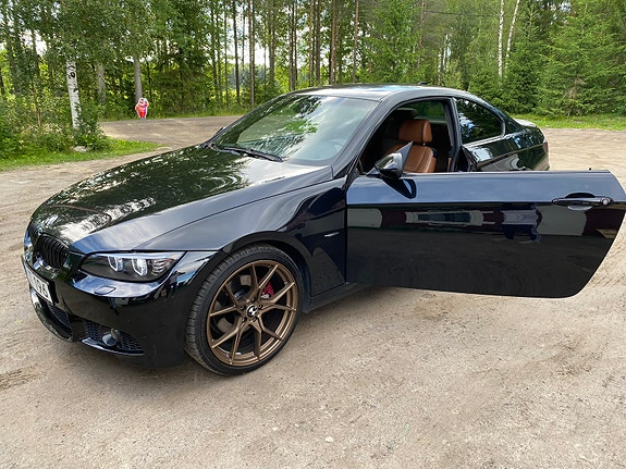 BMW 325d 2 of 7