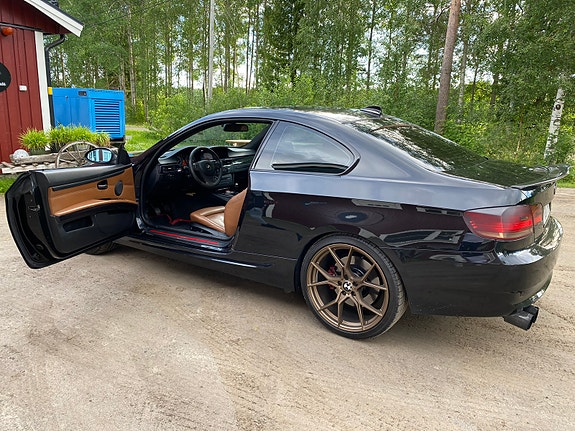 BMW 325d 4 of 7