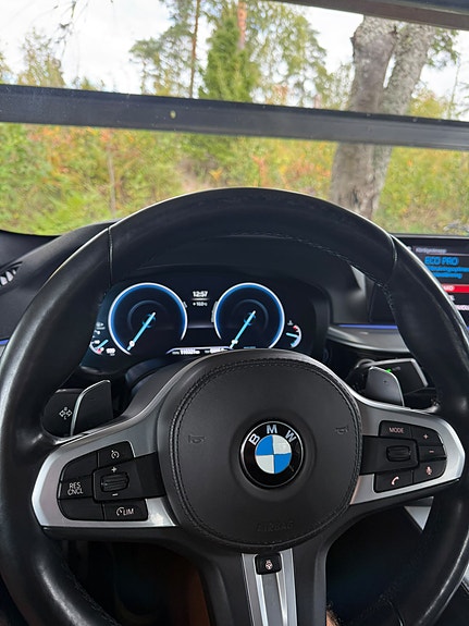BMW 520d 3 of 7