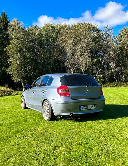 BMW 120i 5 of 12