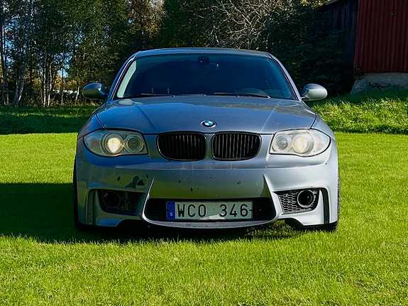 BMW 120i 2 of 12
