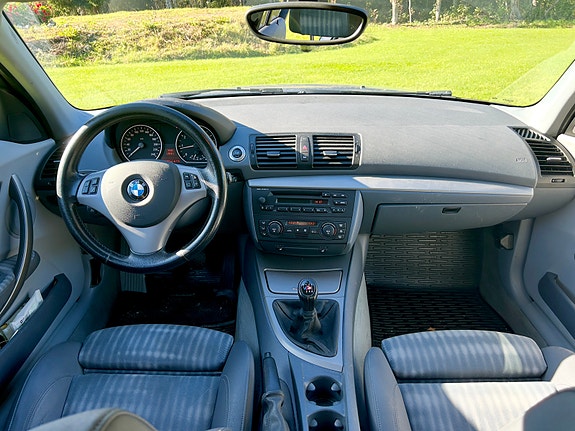 BMW 120i 11 of 12