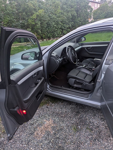 Audi A4 5 of 14