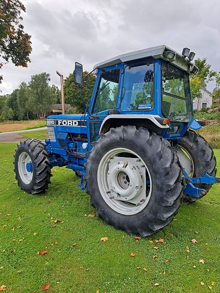 Ford 8210 2 of 6