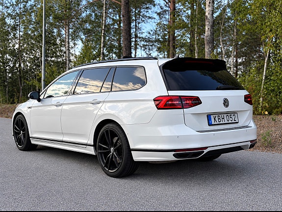 Volkswagen Passat 2 of 25