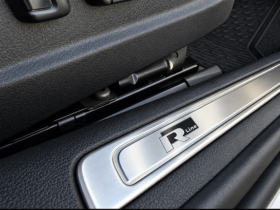Volkswagen Passat 20 of 25