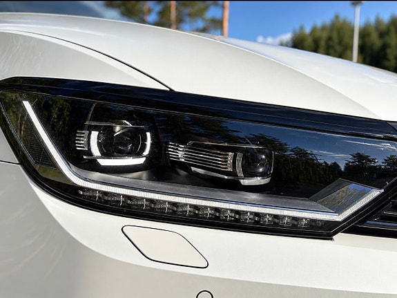 Volkswagen Passat 10 of 25