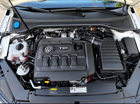 Volkswagen Passat 18 of 25