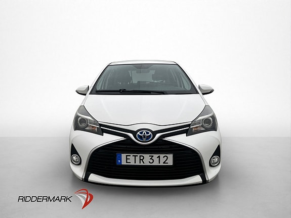 Toyota Yaris 2 of 29
