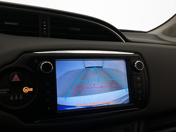 Toyota Yaris 18 of 29