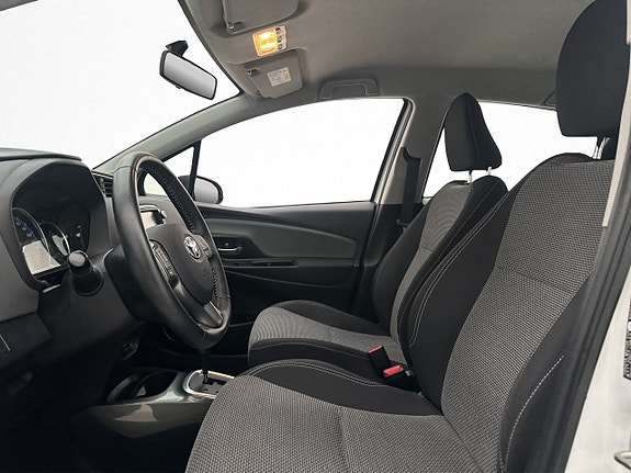 Toyota Yaris 11 of 29