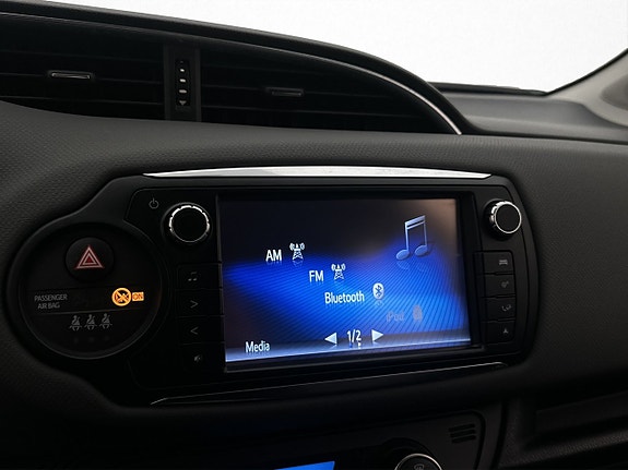 Toyota Yaris 19 of 29
