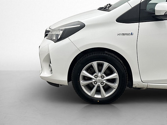 Toyota Yaris 25 of 29