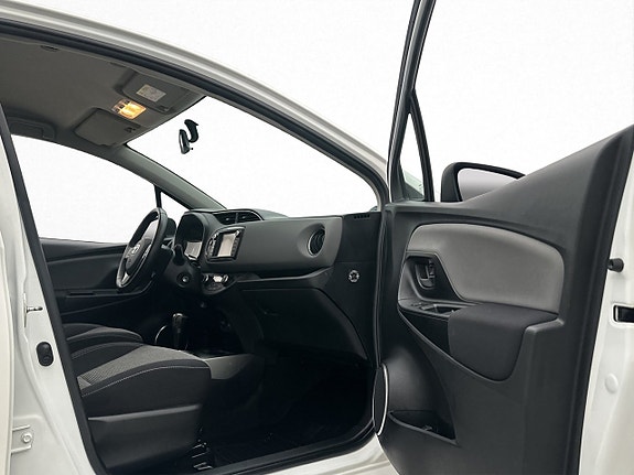 Toyota Yaris 23 of 29