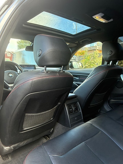 BMW 335i 16 of 26