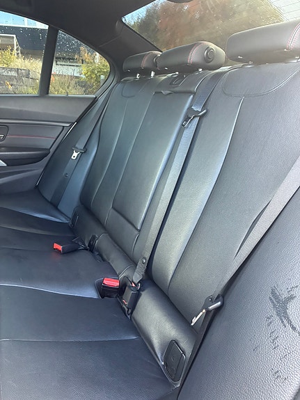 BMW 335i 15 of 26