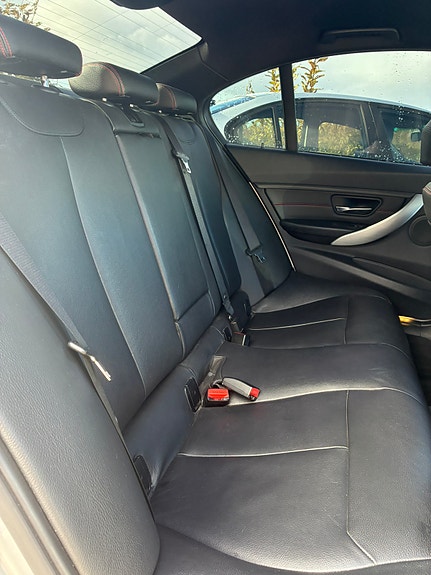 BMW 335i 25 of 26