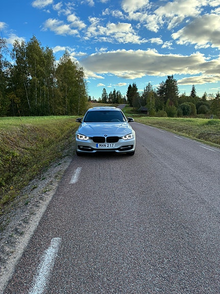 BMW 335i 5 of 26