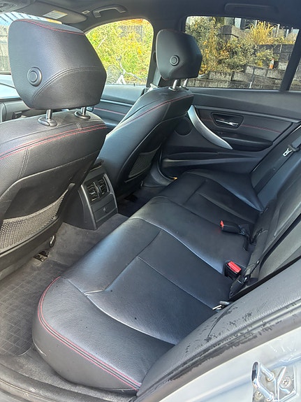 BMW 335i 14 of 26