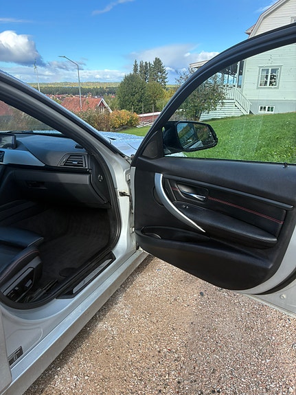 BMW 335i 17 of 26
