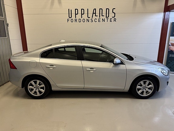 Volvo S60 2 of 22