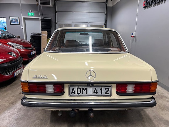 Mercedes-Benz 200 14 of 22