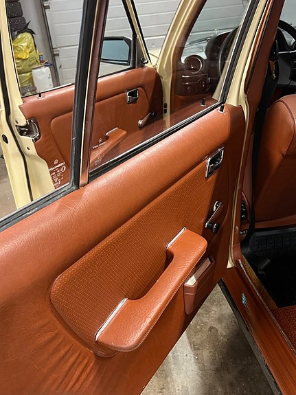 Mercedes-Benz 200 20 of 22