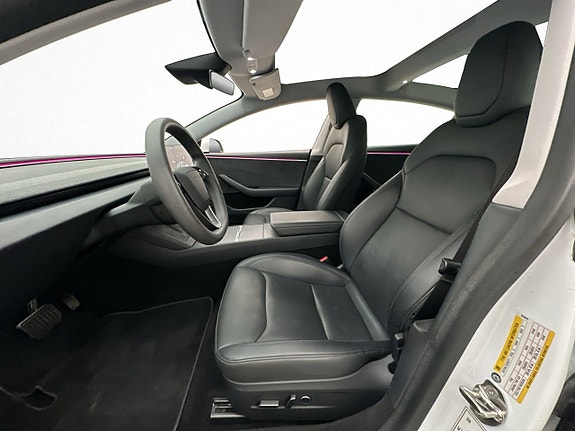 Tesla Model 3 11 of 30