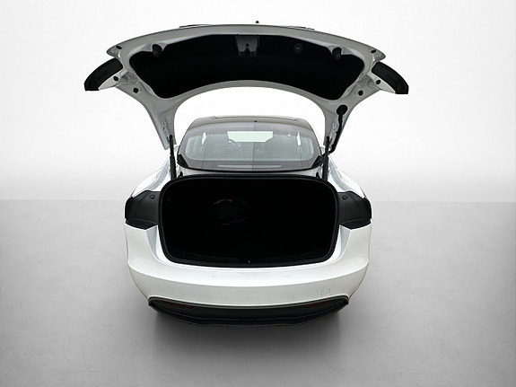 Tesla Model 3 28 of 30