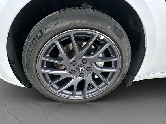 Tesla Model 3 30 of 30