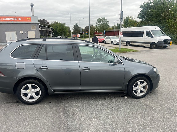 Volkswagen Golf VI 7 of 9
