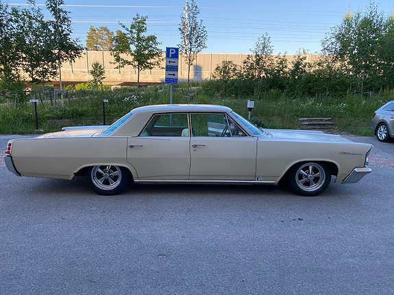 Pontiac Catalina 3 of 8