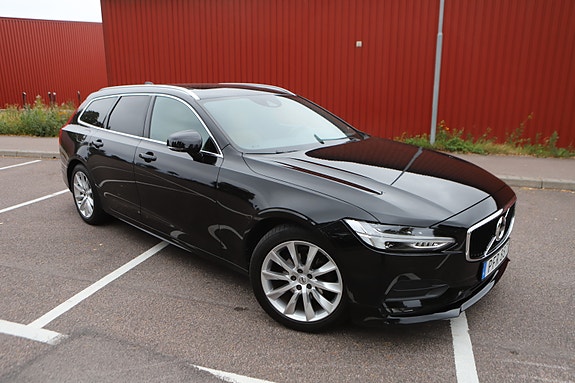 Volvo V90 2 of 22
