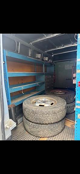 Ford Transit 3 of 4