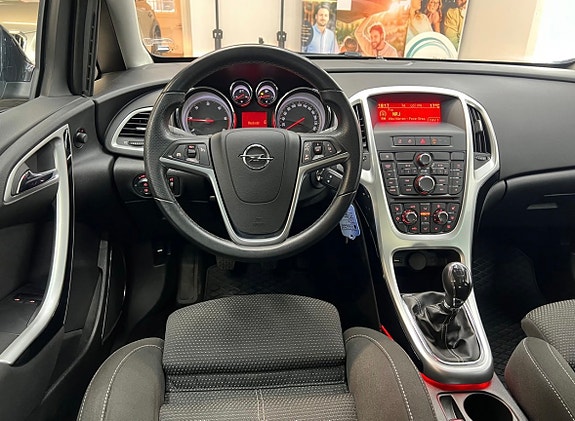 Opel Astra 4 of 14