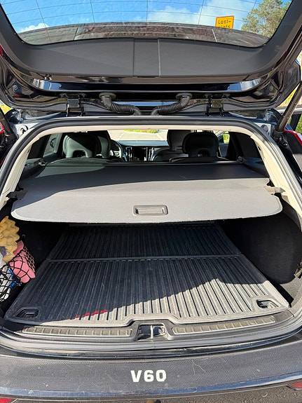 Volvo V60 8 of 14