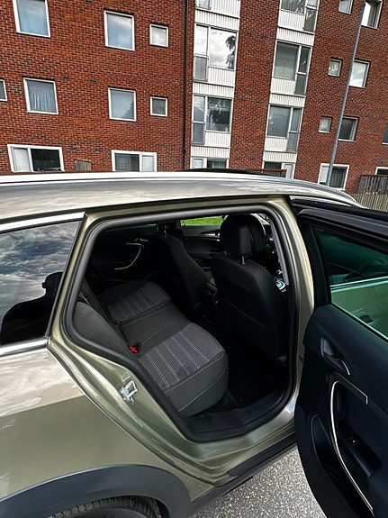 Opel Insignia Country Tourer 8 of 17