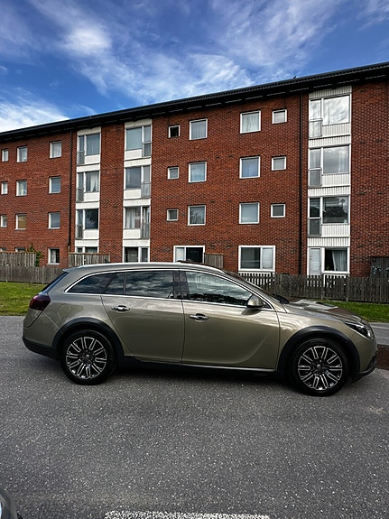 Opel Insignia Country Tourer 4 of 17