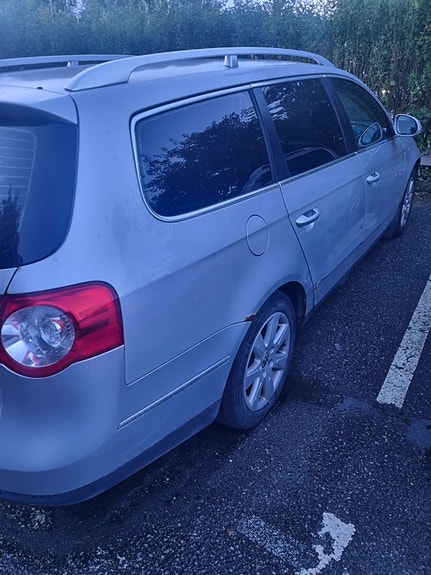 Volkswagen Passat 4 of 6