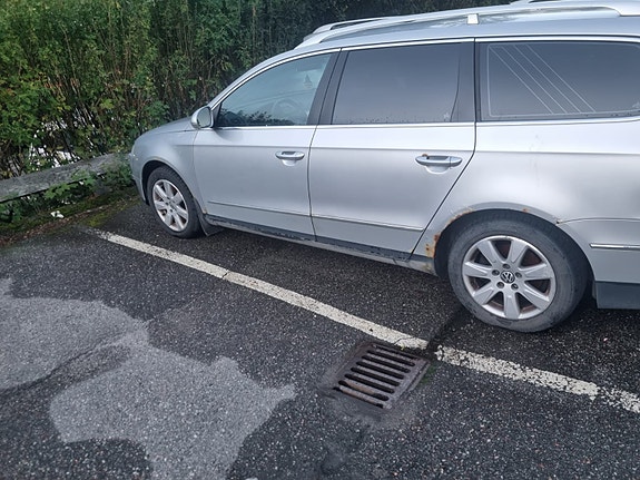 Volkswagen Passat 2 of 6