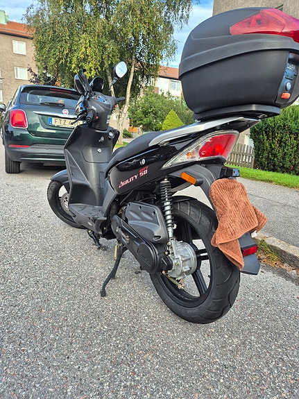 Kymco Agillity city 50 2 of 12
