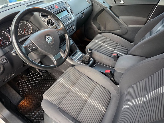 Volkswagen Tiguan 16 of 26