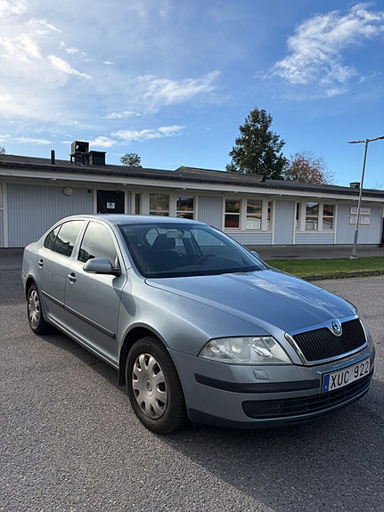 Skoda Octavia 2 of 11