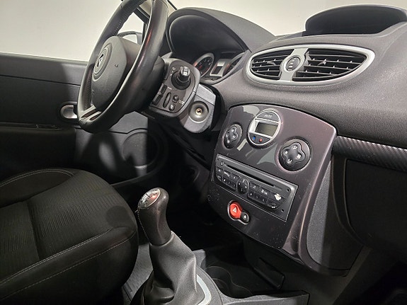 Renault Clio 10 of 14