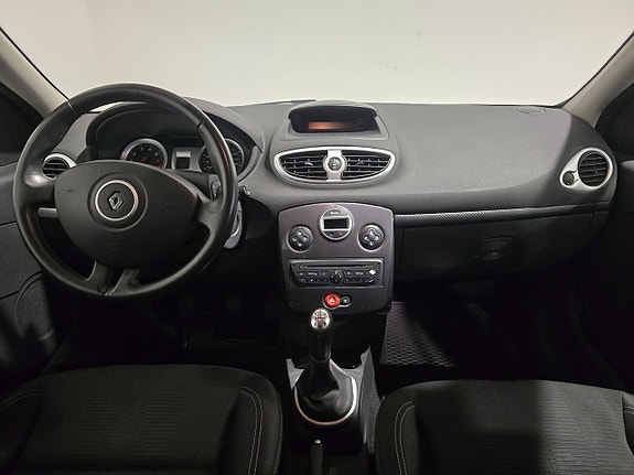 Renault Clio 11 of 14