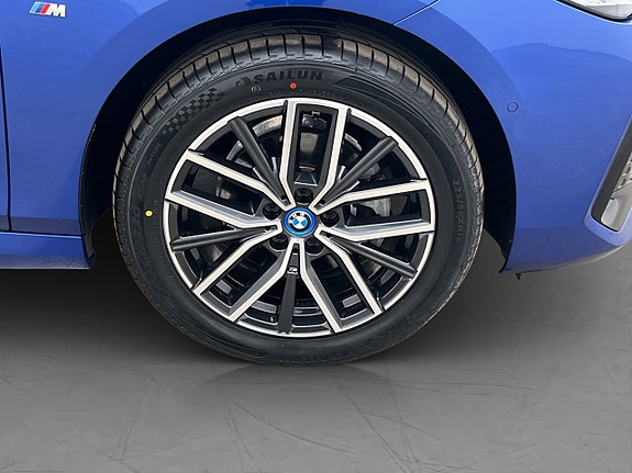 BMW 225e 13 of 30