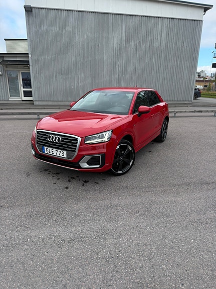 Audi Q2 2 of 9