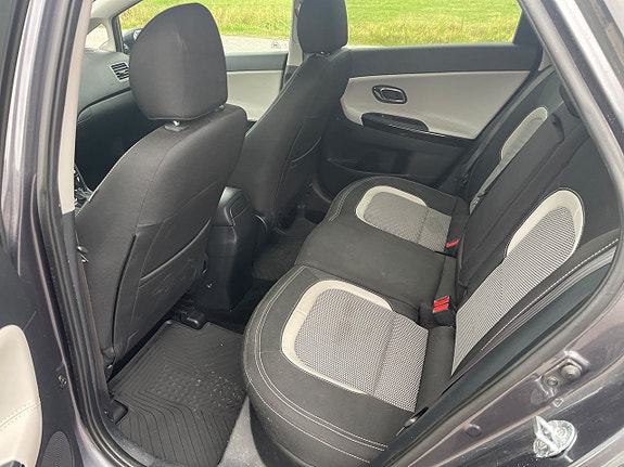 Kia Ceed 9 of 16
